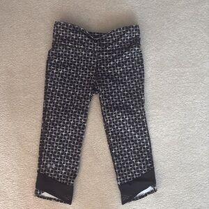 UA capri leggings. EXCELLENT Condition!